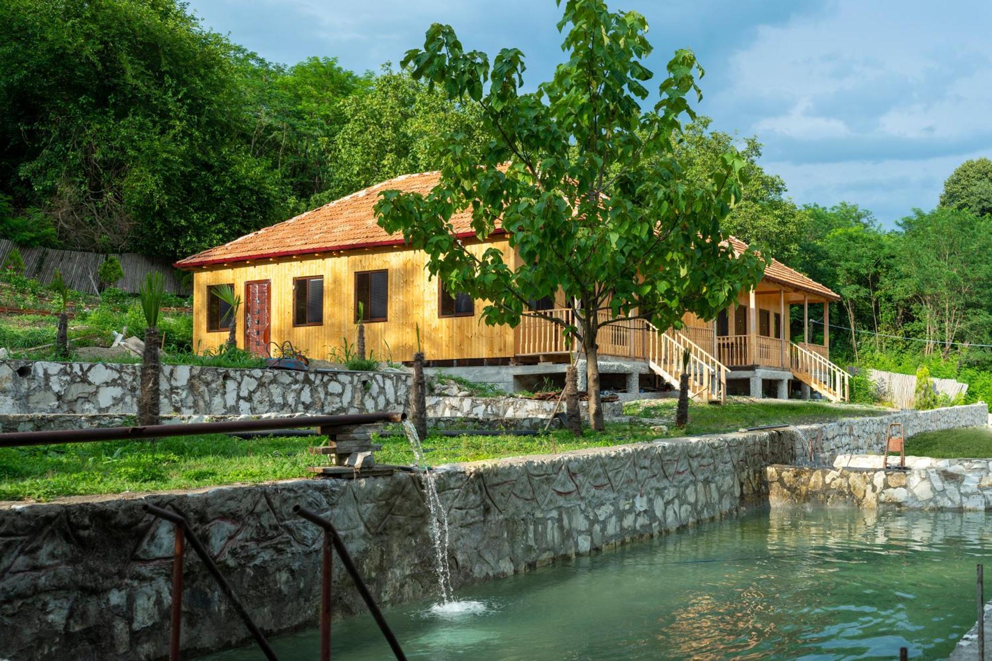 Gordela Hotel Gordi Exterior photo